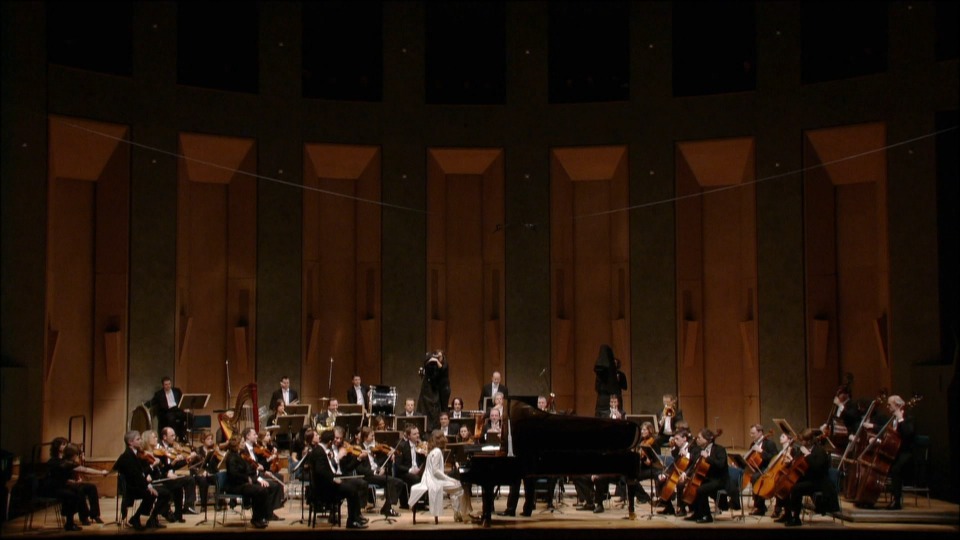 尤洛夫斯基与海伦·格里莫 Jurowski Conducts the Chamber Orchestra of Europe With Helene Grimaud (2010) 1080P蓝光原盘 [BDMV 20.6G]Blu-ray、古典音乐会、蓝光演唱会10
