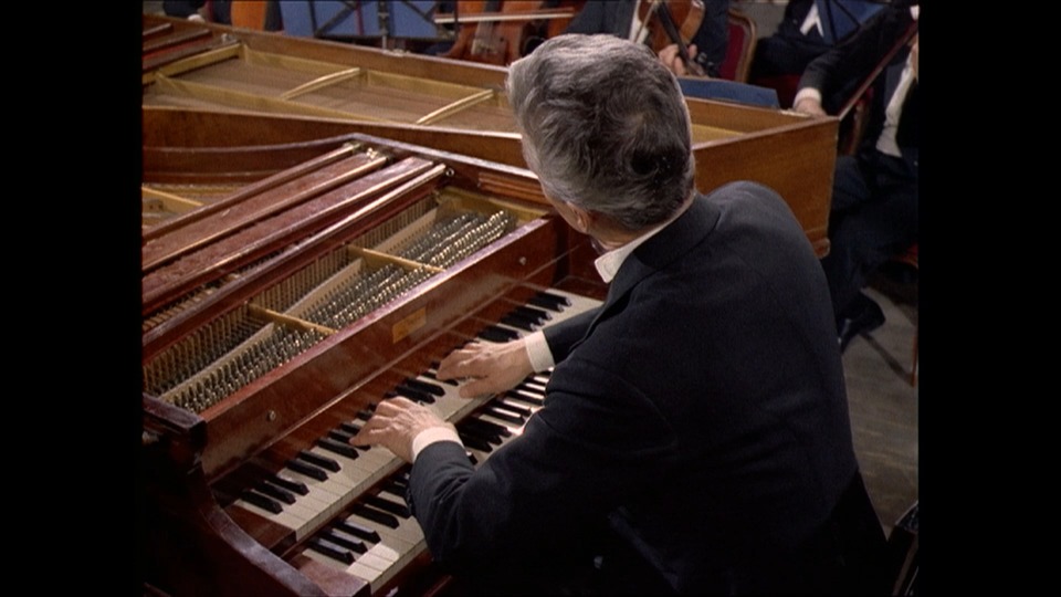 卡拉扬 – 巴赫管弦乐与纪录片“银幕前的大师” Herbert von Karajan – Maestro for the Screen (2016) [BD] 1080P蓝光原盘 [BDMV 22.6G]Blu-ray、古典音乐会、蓝光演唱会6