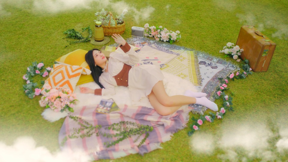 [4K] ILY:1 – Twinkle, Twinkle (Bugs!) (官方MV) [2160P 2.06G]