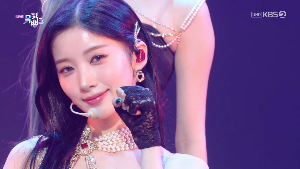 [4K60P] PURPLE KISS – Intro: Save Me + Sweet Juice (Music Bank KBS 20230224) [UHDTV 2160P 2.53G]