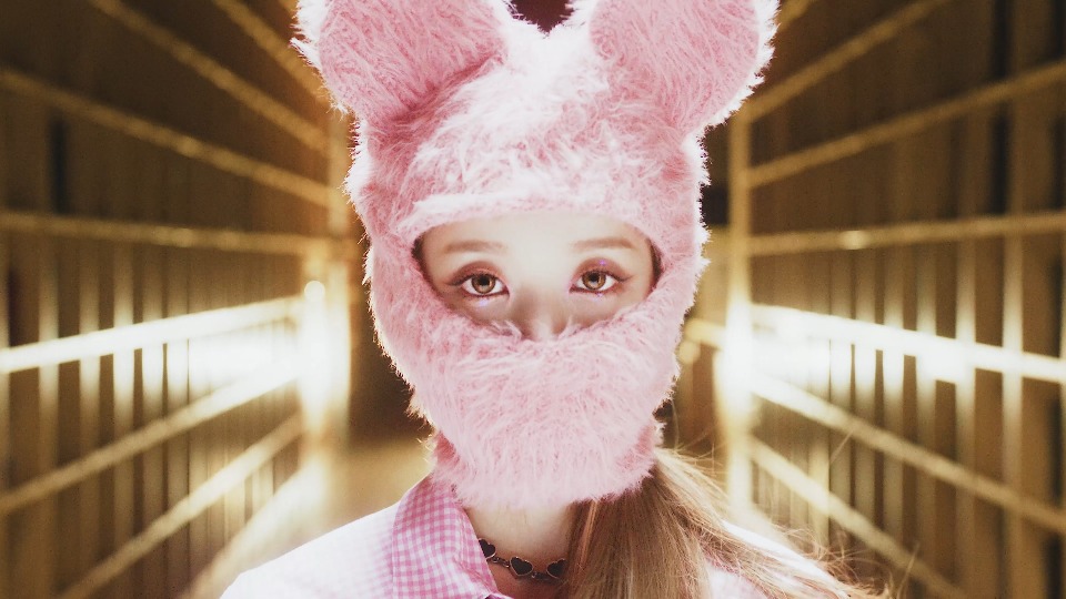[4K] STAYC – Teddy Bear (Bugs!) (官方MV) [2160P 1.21G]