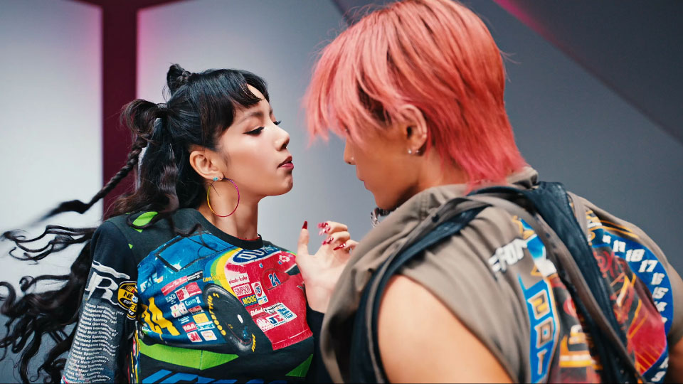 [4K] Taeyang feat. LISA of BLACKPINK – Shoong! (Performance Video) (Bugs!) (官方MV) [2160P 1.21G]